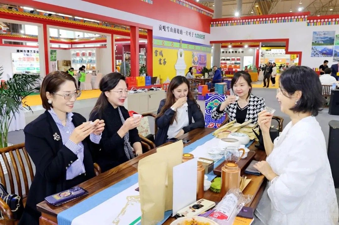 免费喝茶、赏美器、学泡茶,秋茶会10月17日开启,卓欣源邀您一起喝茶唠嗑!(图3)